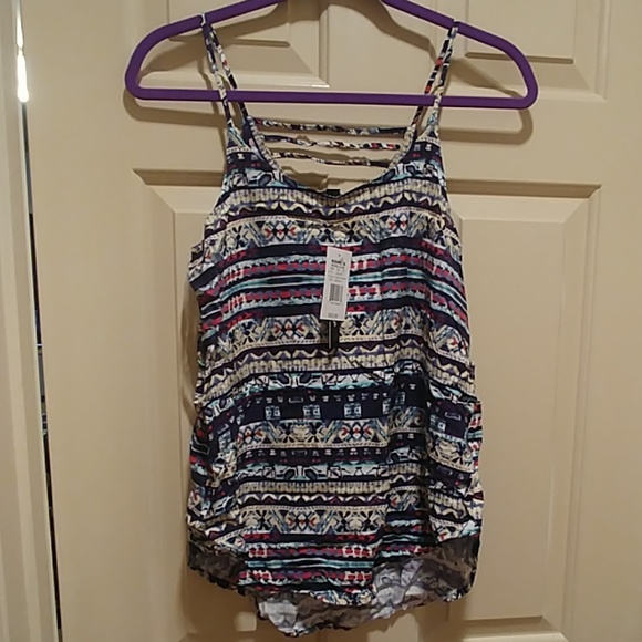 NWT Blue patterned tank - Picture 1 of 2